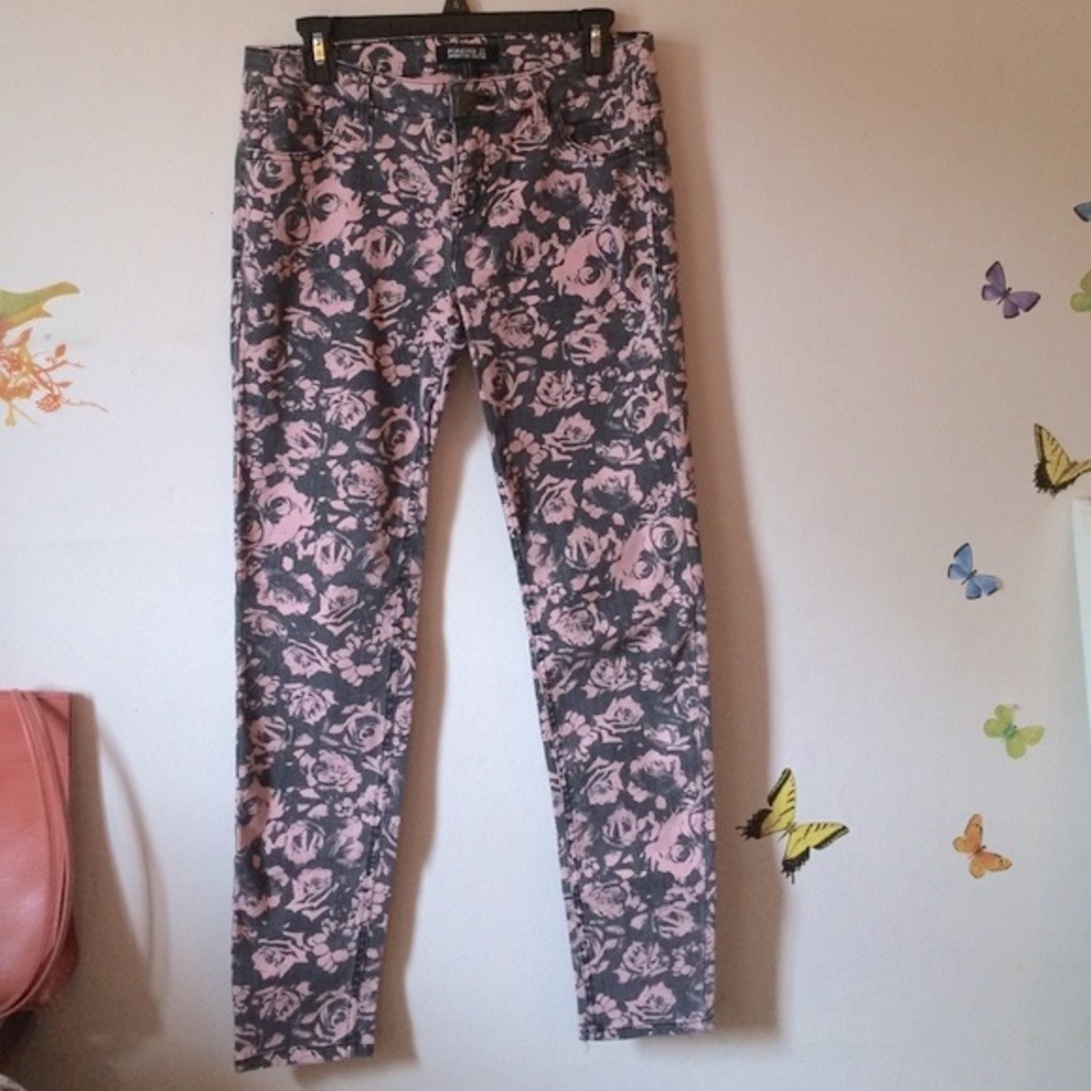 NWOT Forever 21 premium denim skinny jeans 28
